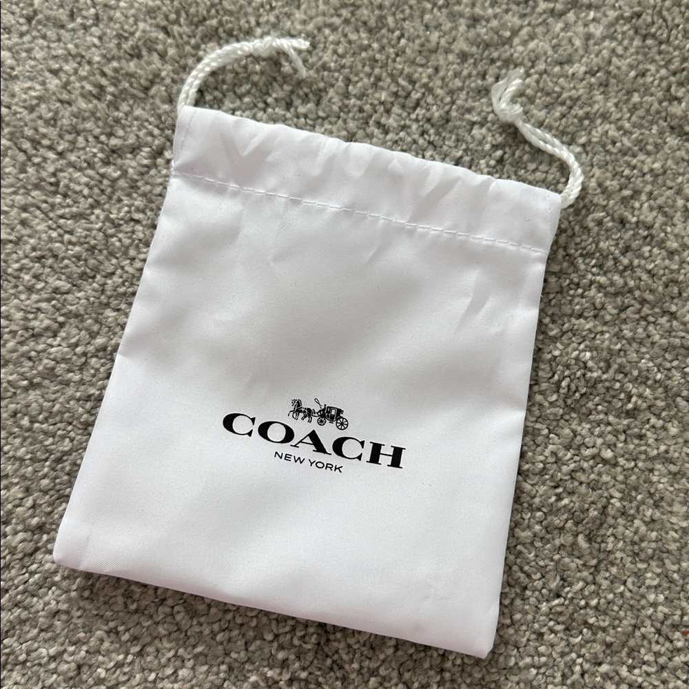 Coach Gold and Pearl Beaded Chain - Picture 4 of 6